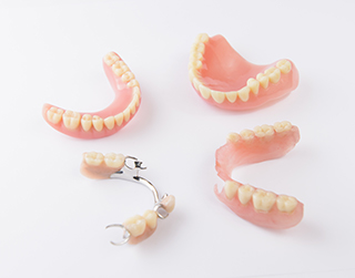 義歯（入れ歯）の種類